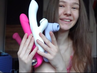 Porn 18 yo skinny teen fucks all her toys! which makes her squirt? tits fingering xxxvideo